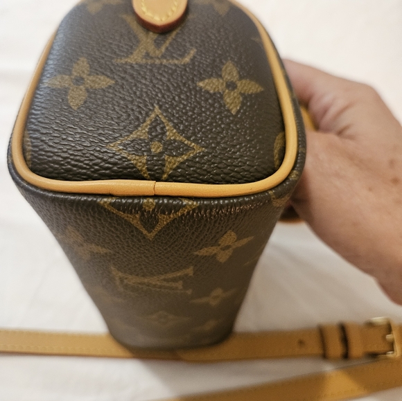 Louis Vuitton Speedy Nano - Picture 6 of 16